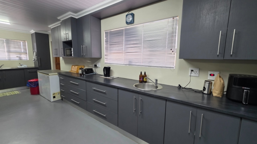 4 Bedroom Property for Sale in Hartenbos Heuwels Western Cape